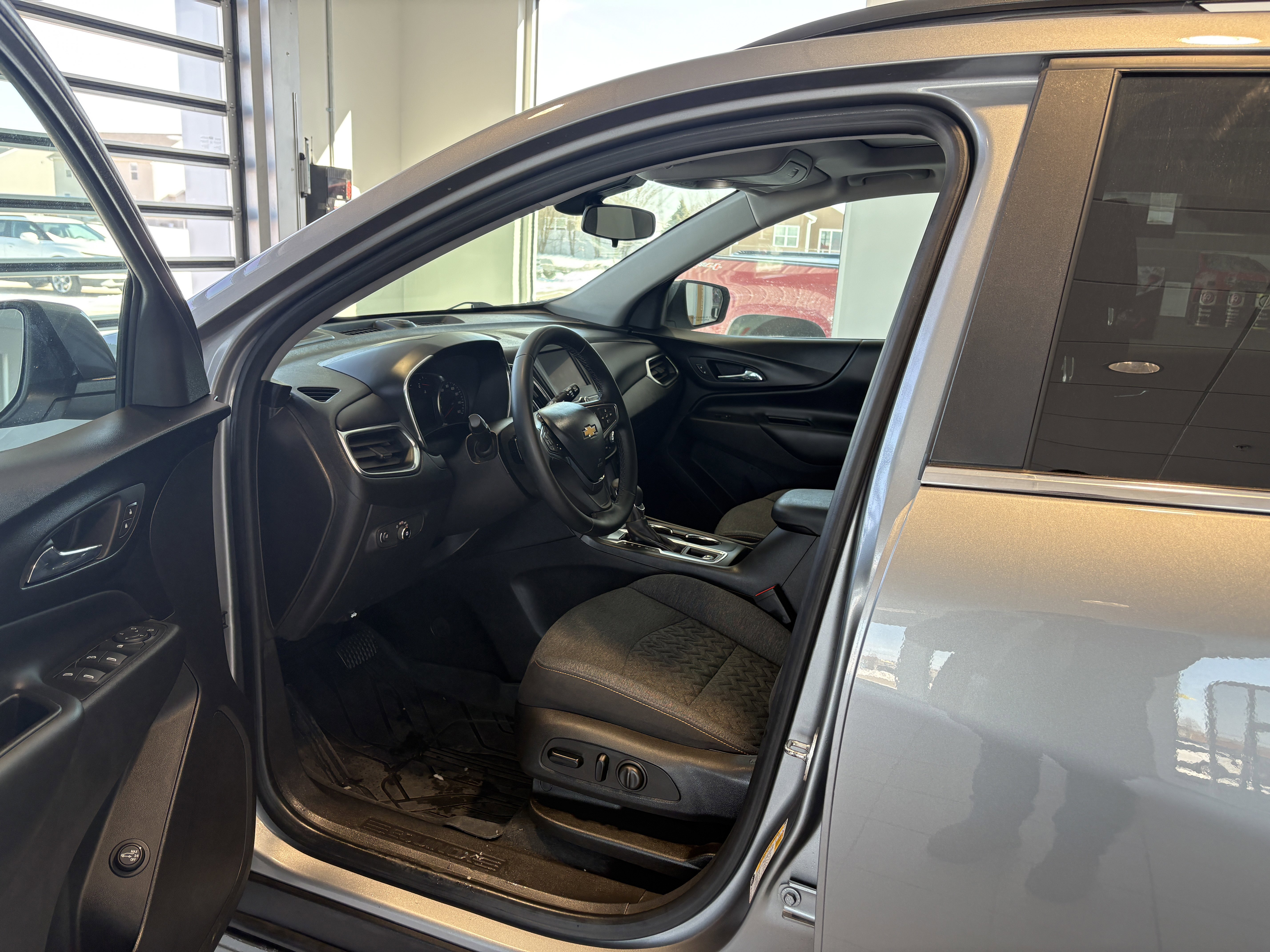 Used 2024 Chevrolet Equinox LT w/ LPO, Floor Liner Package image 9