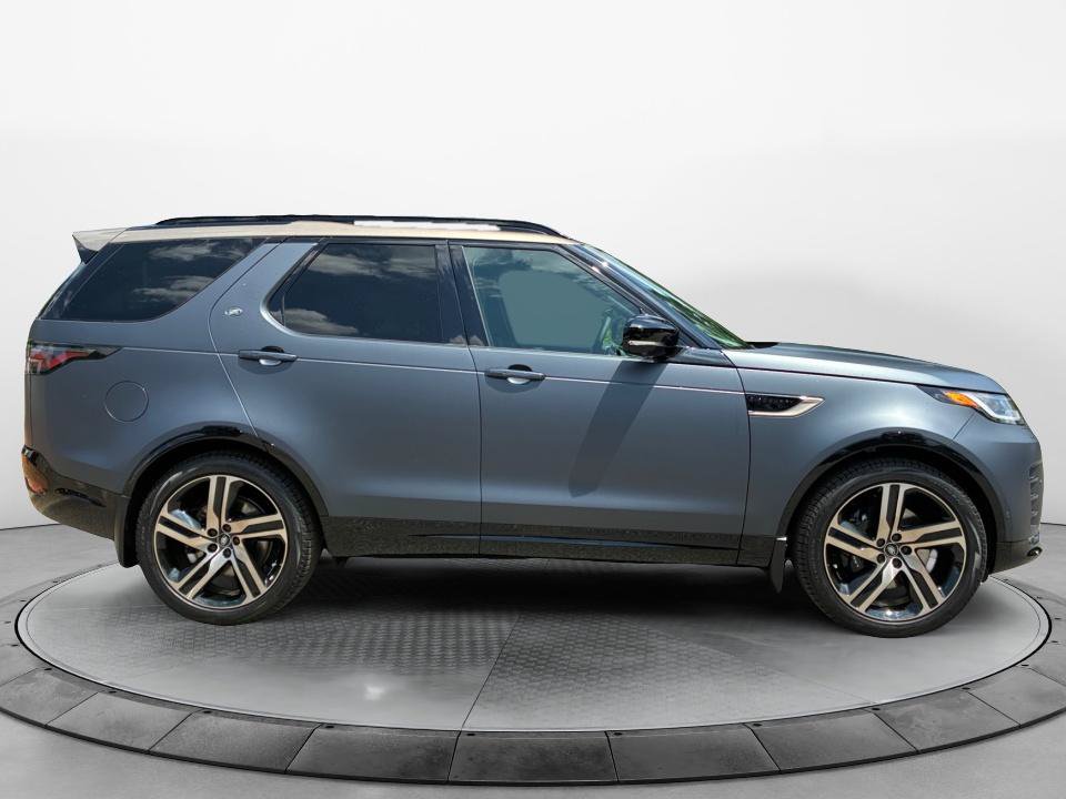New 2026 Land Rover Discovery Limited Edition AWD/4WD image 8