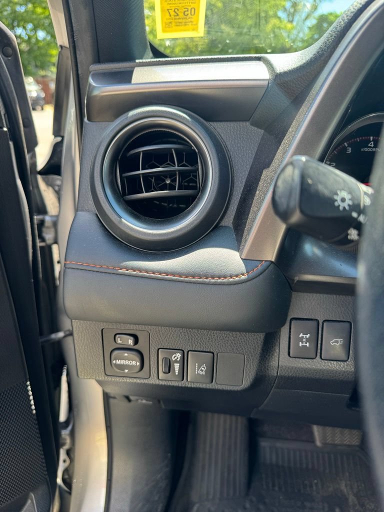Used 2018 Toyota RAV4 SE w/ Power Extra Value Package AWD/4WD image 25