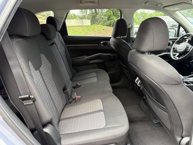 Used 2023 Kia Sorento LX FWD image 19