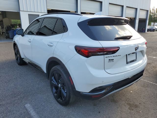 Used 2022 Buick Envision Essence w/ Technology Package II FWD image 3