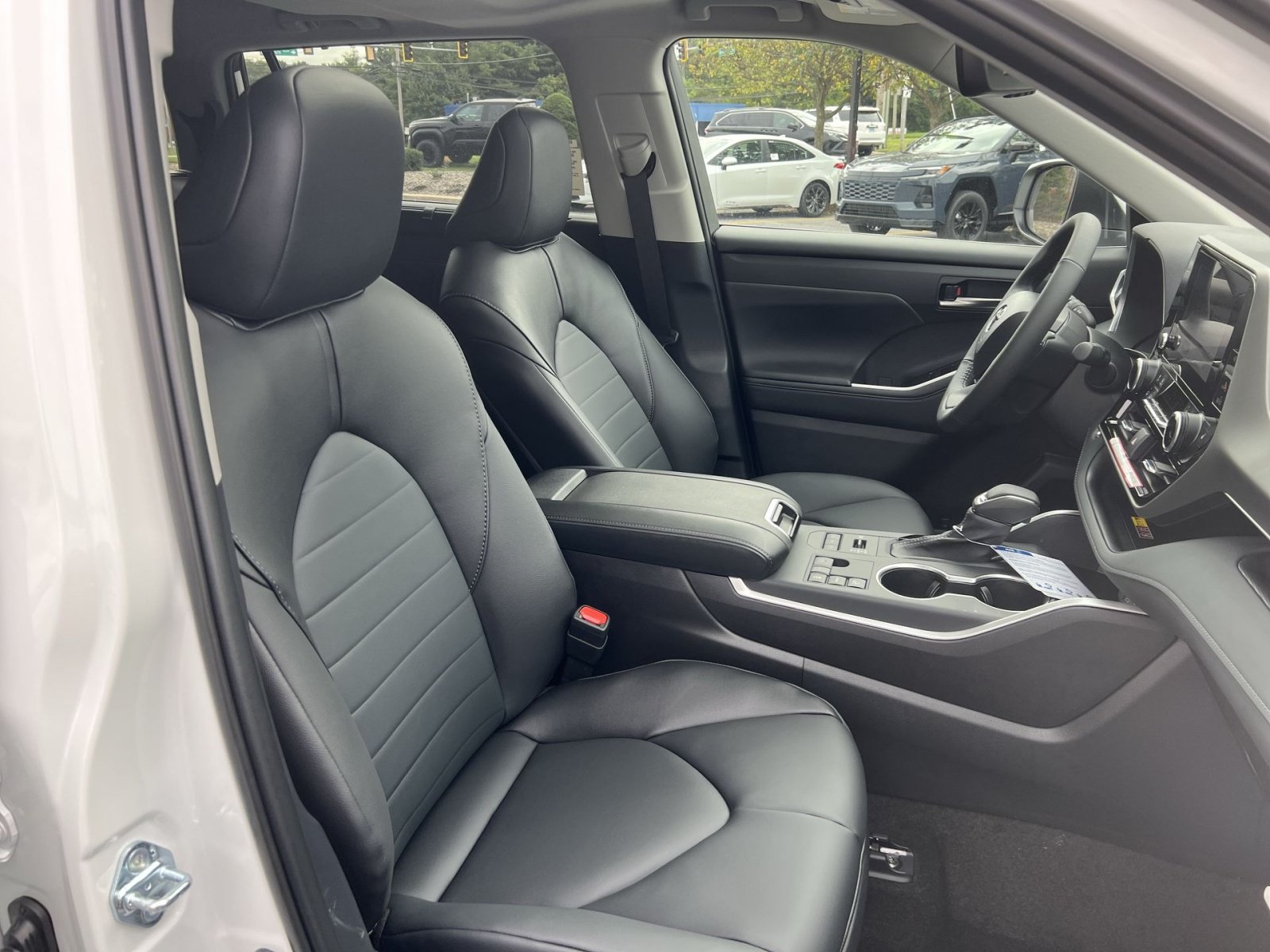 New 2026 Toyota Highlander XLE AWD/4WD image 28