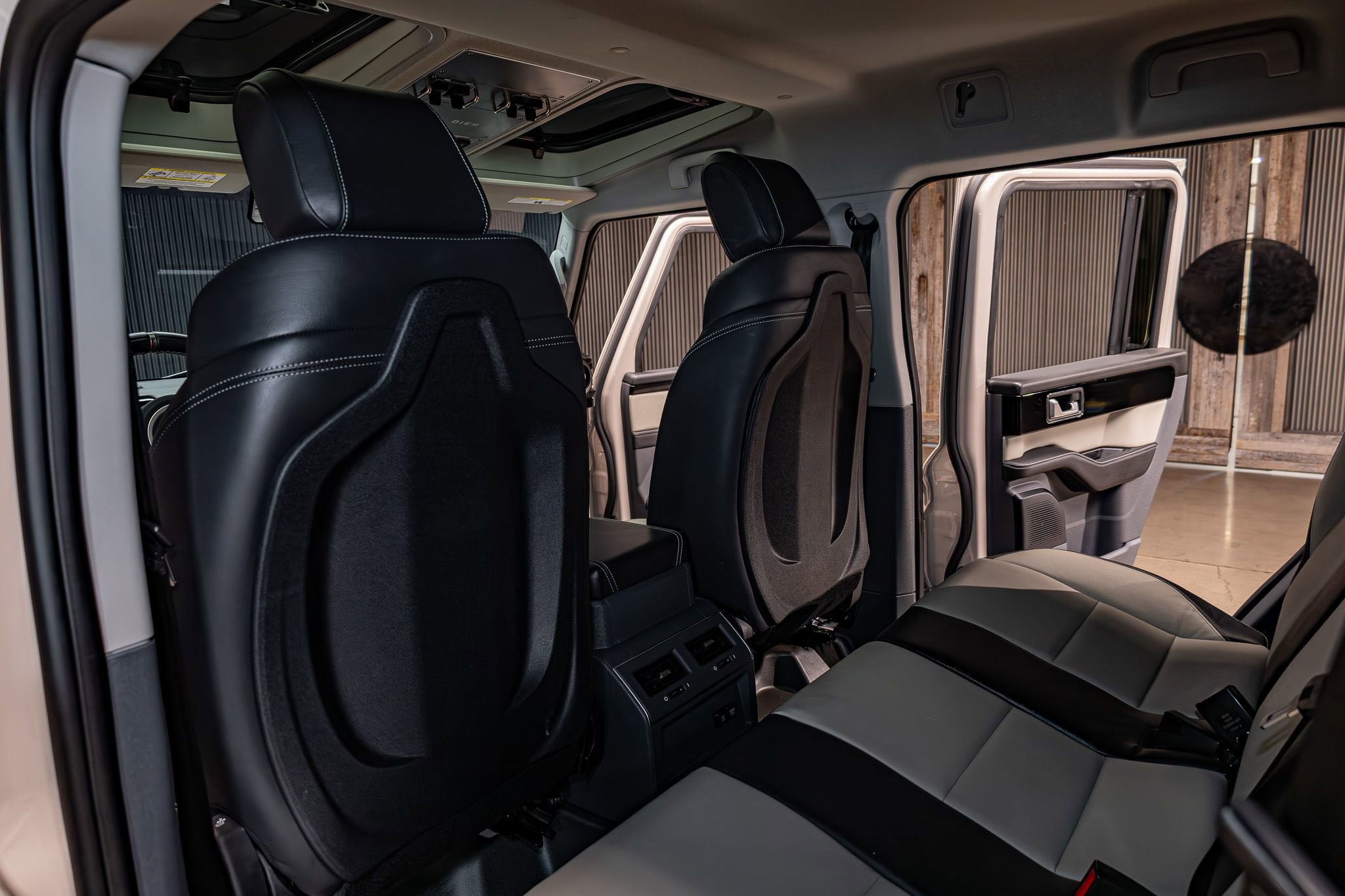 Used 2025 INEOS Grenadier image 22