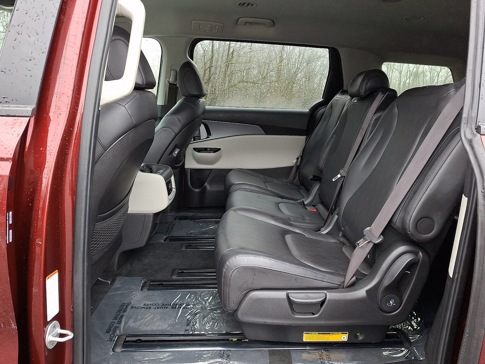 Used 2022 Kia Carnival LX image 10