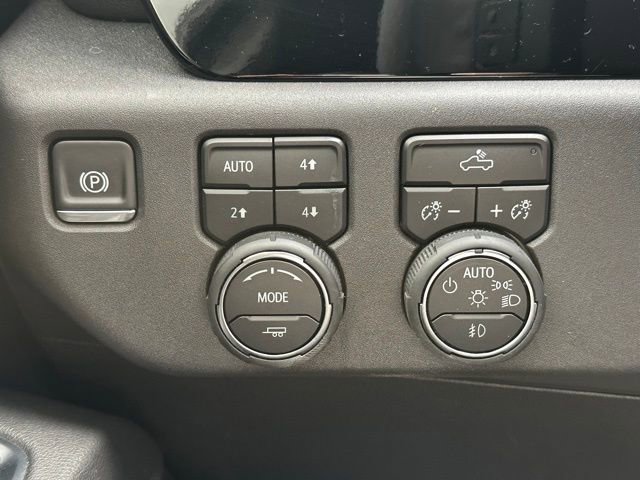 Used 2025 Chevrolet Silverado 1500 LT Trail Boss w/ Convenience Package II image 21