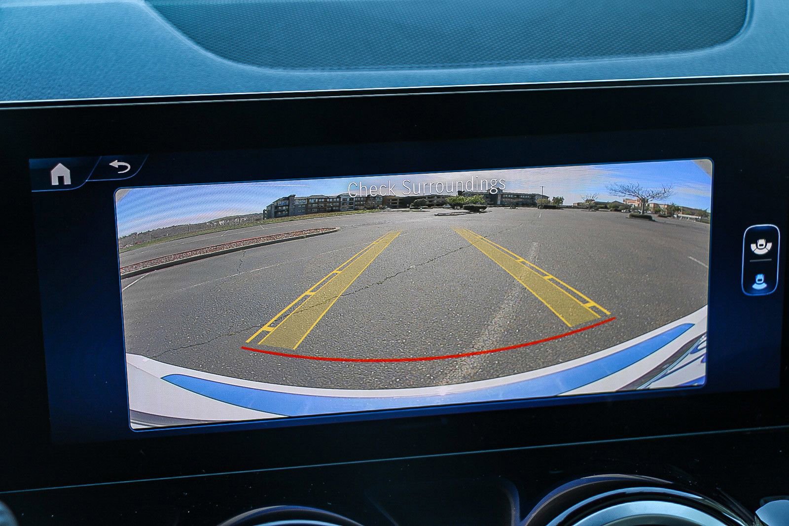 Used 2025 Mercedes-Benz GLB 250 4MATIC image 22