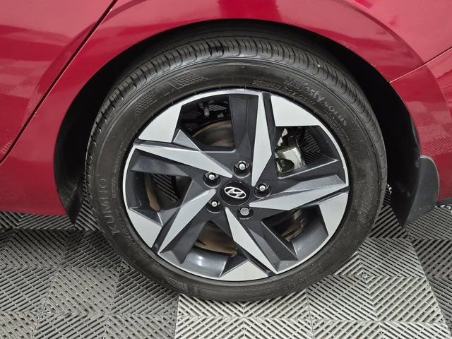 Used 2023 Hyundai Elantra SEL w/ Convenience Package image 6