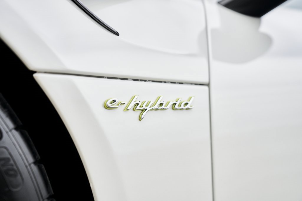 Used 2015 Porsche 918 Spyder image 9