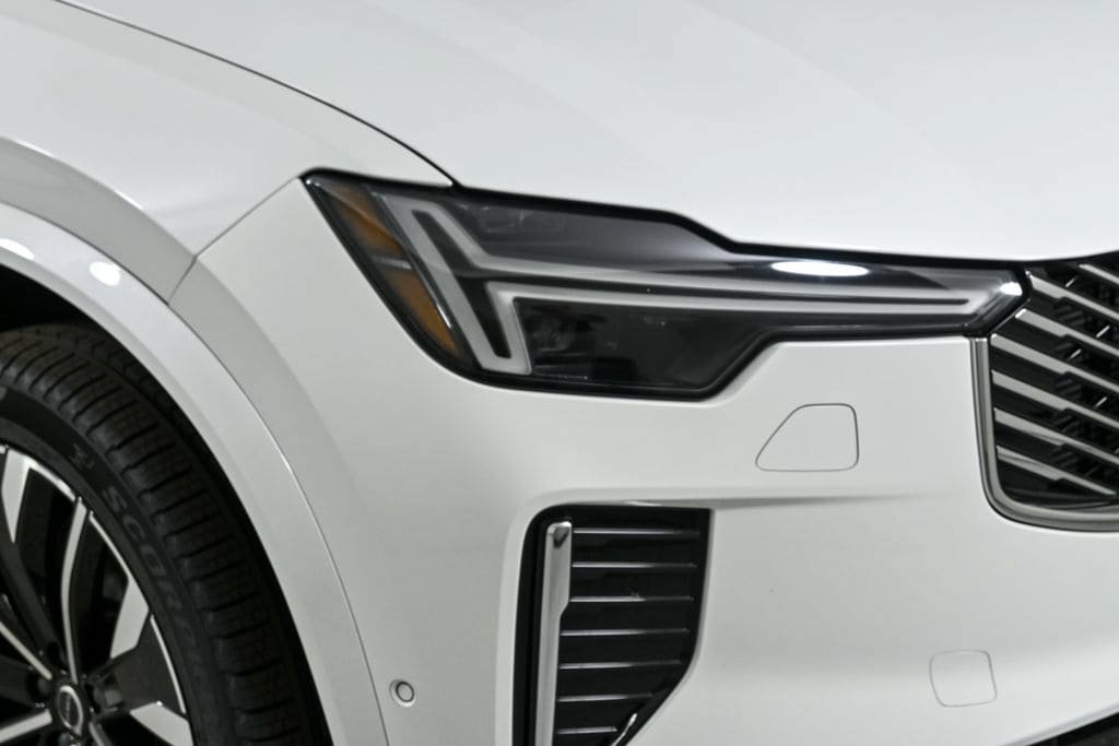 New 2026 Volvo XC90 B6 Plus w/ Protection Package Premier AWD/4WD image 39