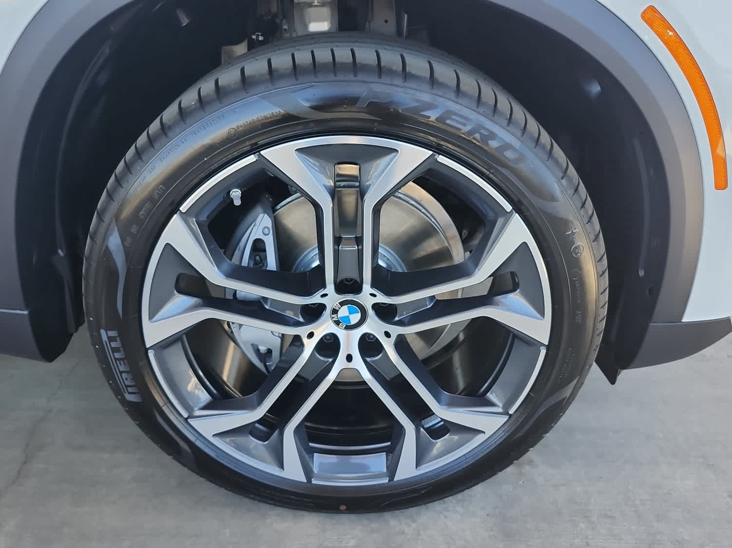 New 2026 BMW X5 sDrive40i w/ Premium Package RWD image 8