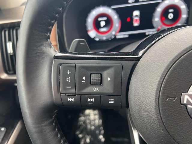 Used 2024 Nissan Pathfinder Platinum image 32