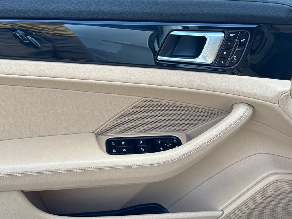 Used 2018 Porsche Panamera 4 AWD/4WD image 10
