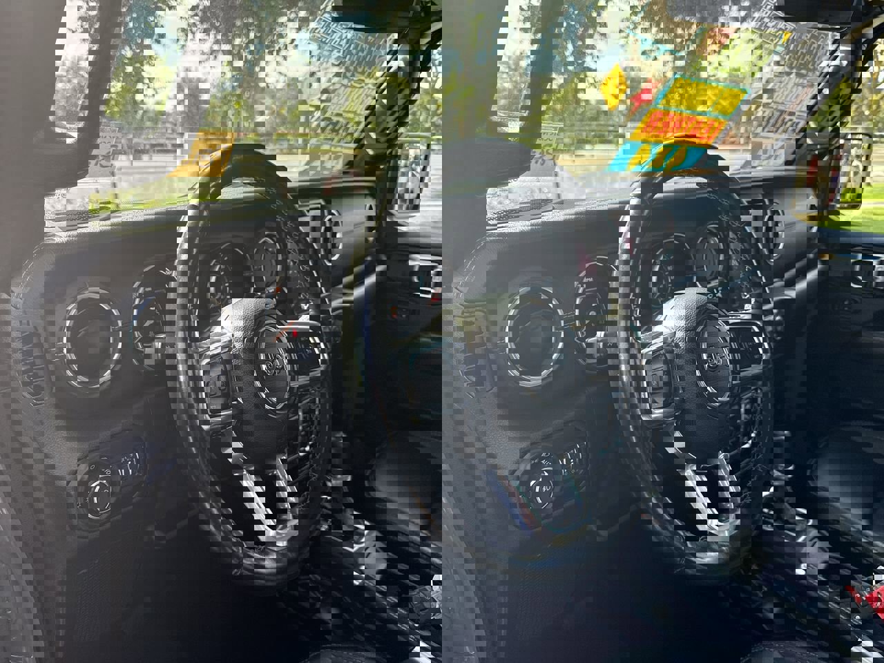 Used 2021 Jeep Wrangler Unlimited Sahara w/ Uconnect 4C Nav & Sound Group image 9