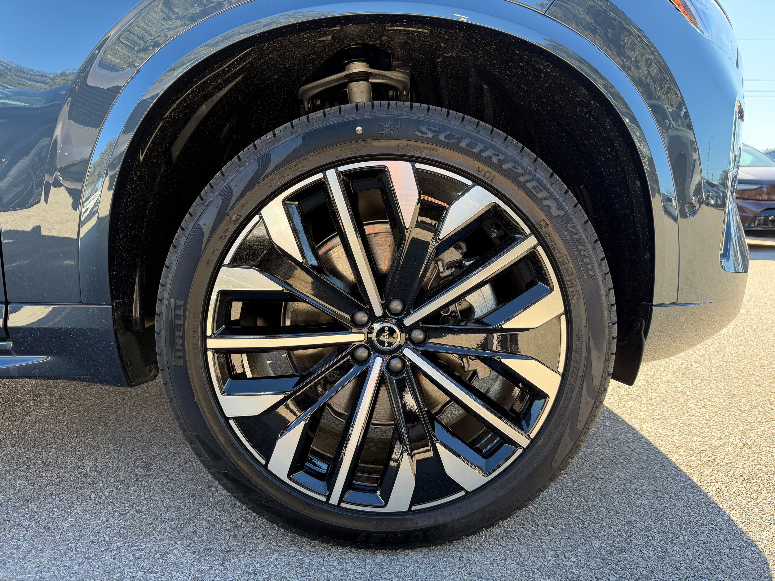 New 2026 Volvo XC90 B6 Ultra w/ Protection Package AWD/4WD image 7
