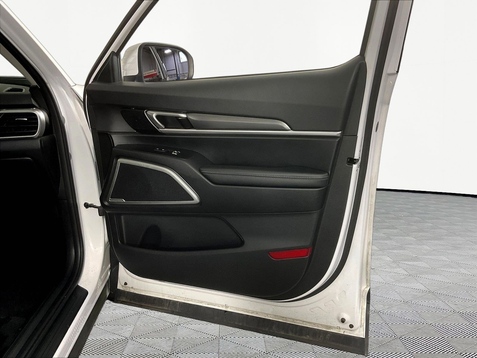 Certified 2024 Kia Telluride LX FWD image 28