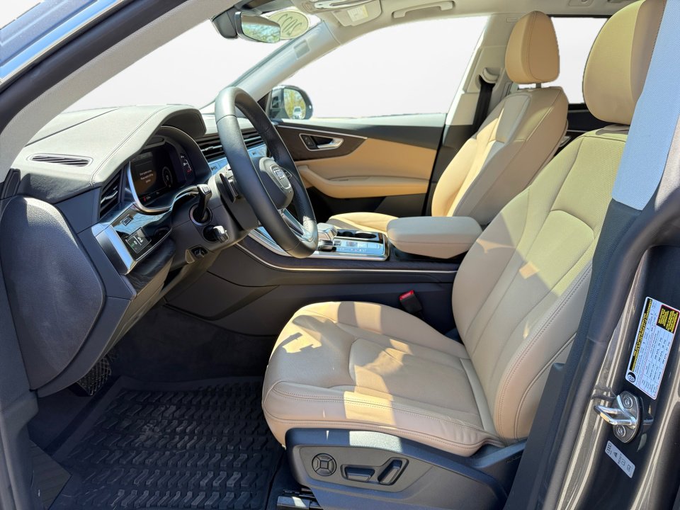 Used 2022 Audi Q8 Prestige image 9