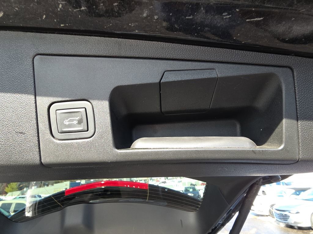 Used 2025 Cadillac XT5 Premium Luxury image 34