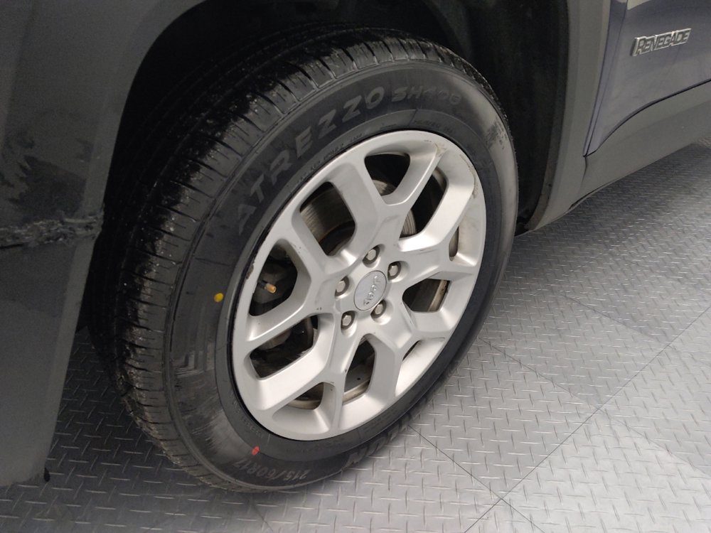 Used 2017 Jeep Renegade Latitude image 31