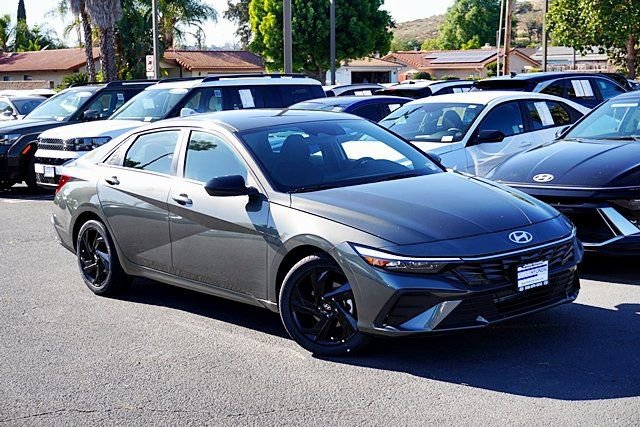 Certified 2026 Hyundai Elantra Sport image 3