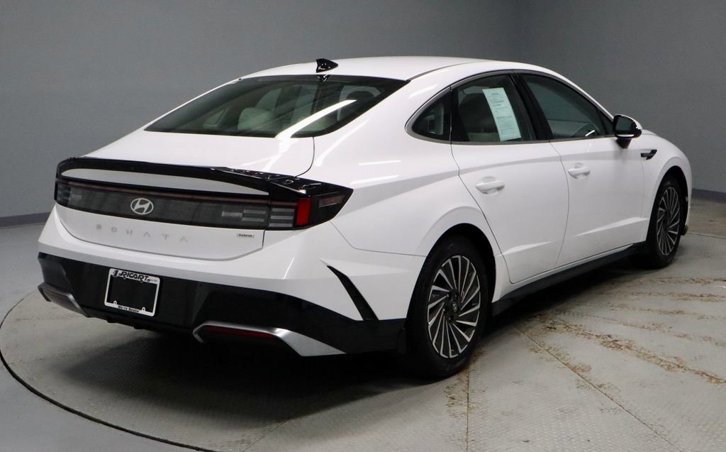 Used 2025 Hyundai Sonata SEL FWD image 12