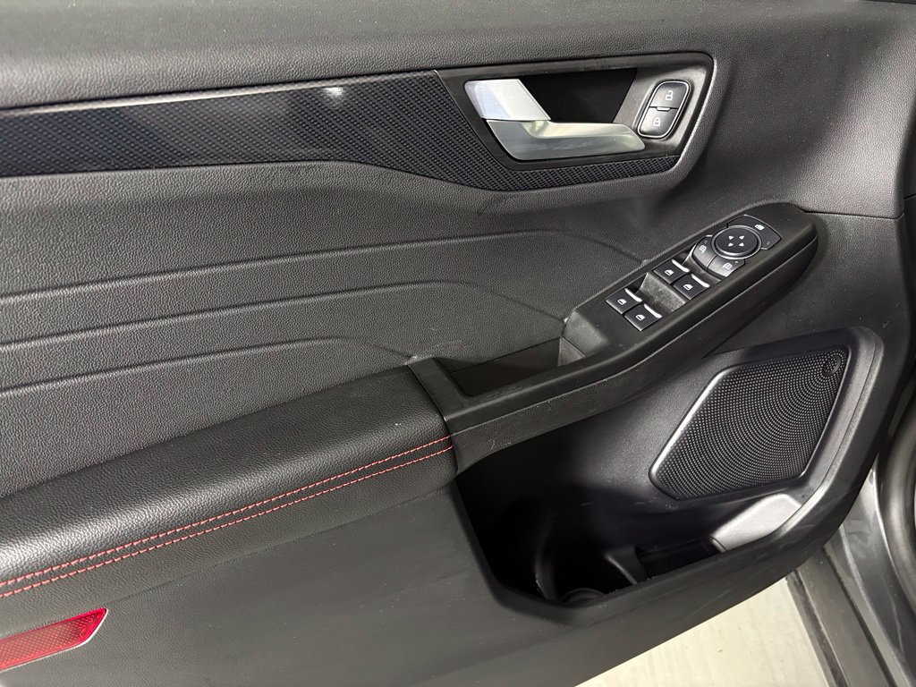 Used 2026 Ford Escape ST-Line w/ Tech Pack #1 FWD image 17