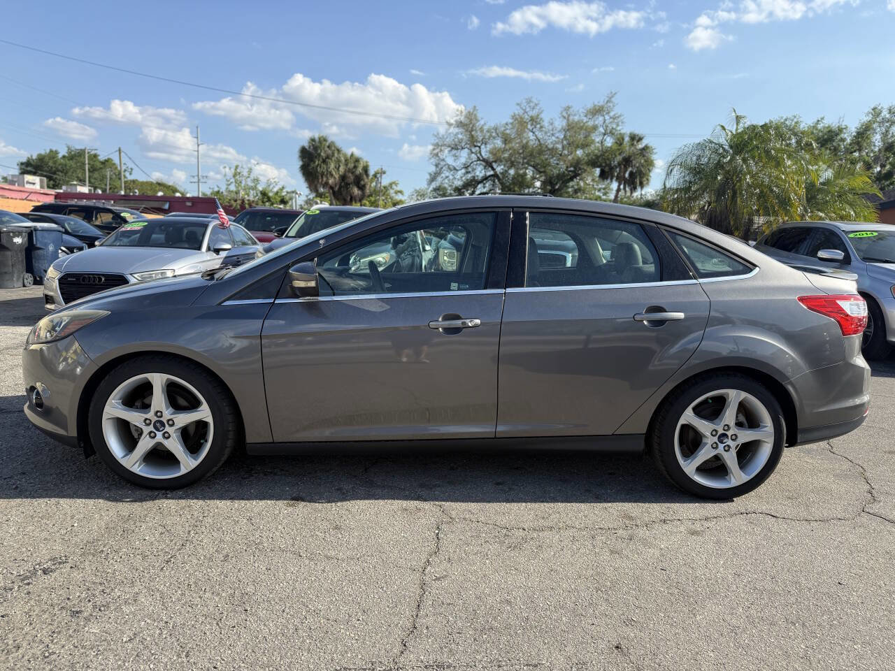 Used 2013 Ford Focus Titanium w/ Titanium Handling Pkg FWD image 4