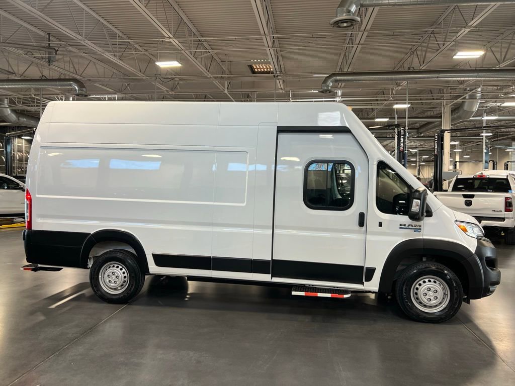 Used 2024 RAM ProMaster 3500 w/ Delivery Van Package image 5