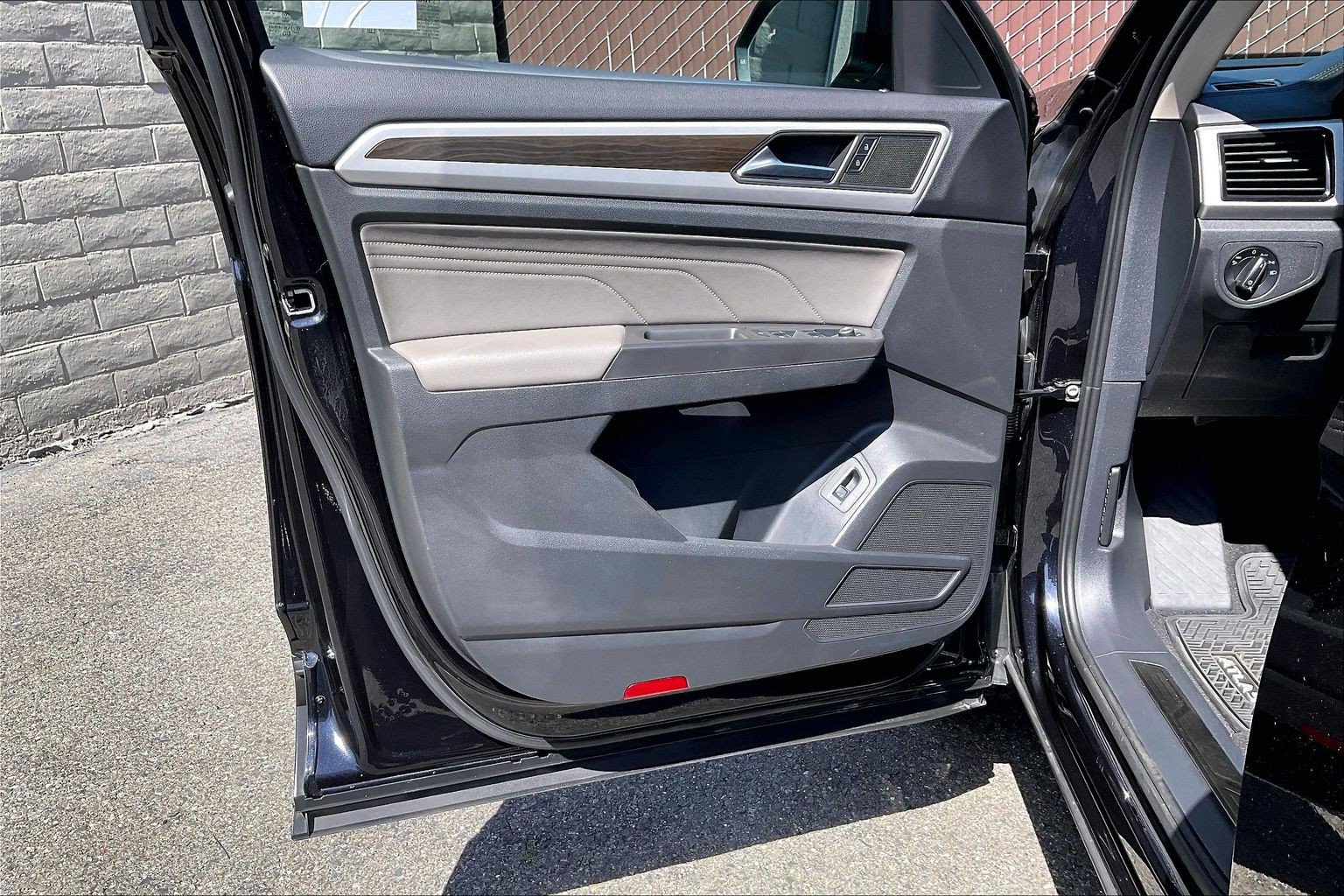 Certified 2023 Volkswagen Atlas SE w/ Panoramic Sunroof Package FWD image 22