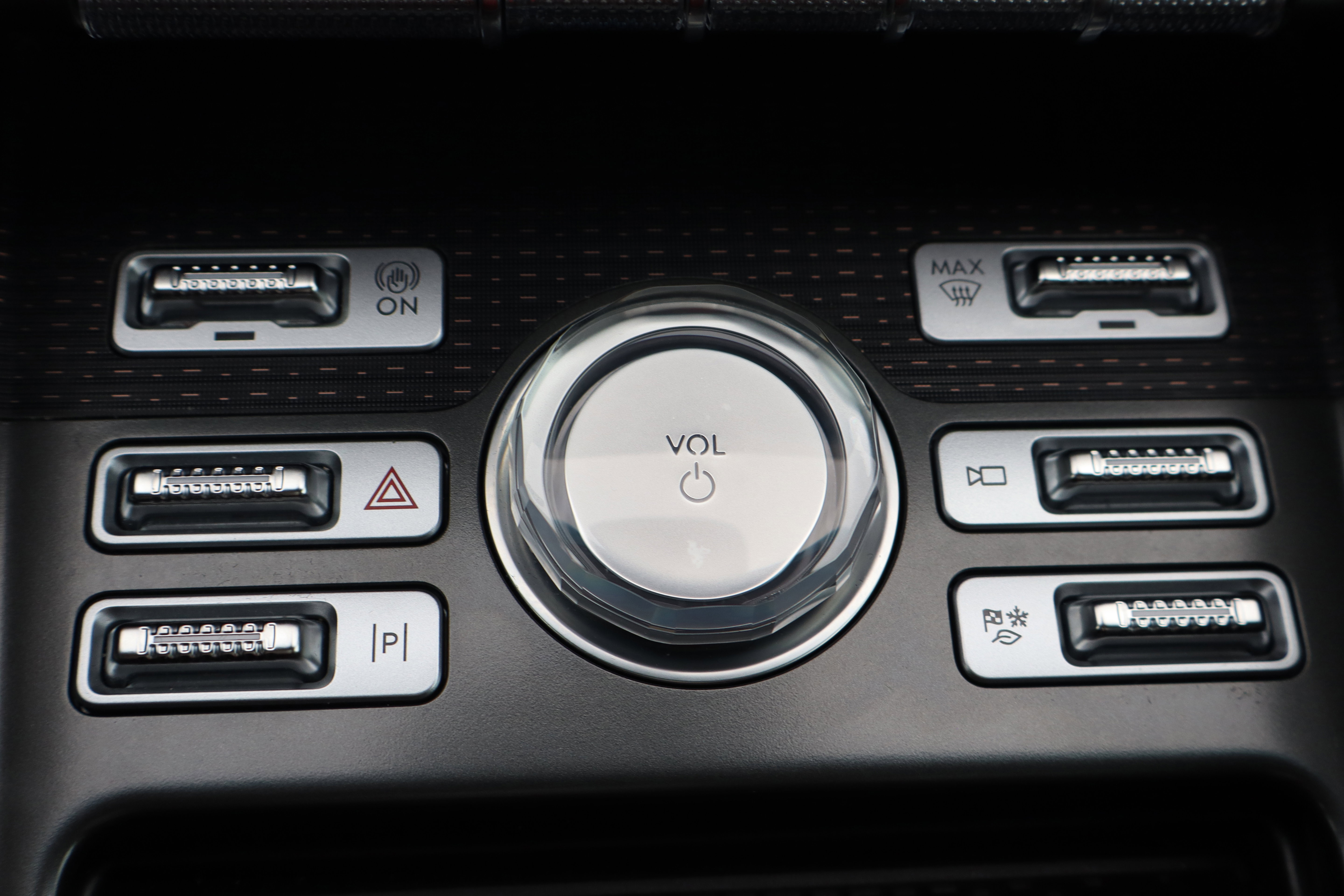 Used 2024 Lincoln Nautilus Reserve w/ Equipment Group 202A image 27