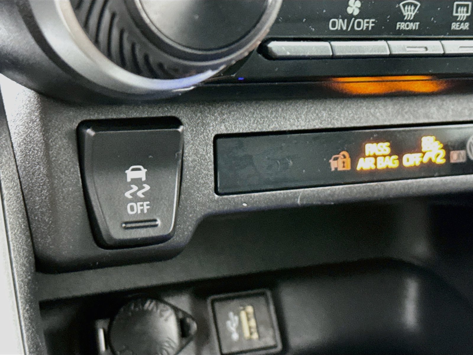 Certified 2025 Toyota RAV4 LE AWD/4WD image 18