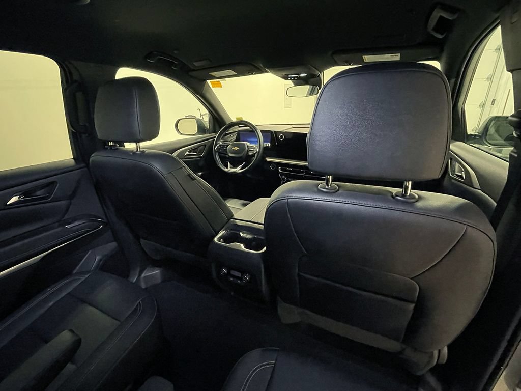 Used 2025 Chevrolet Traverse LT AWD/4WD image 27