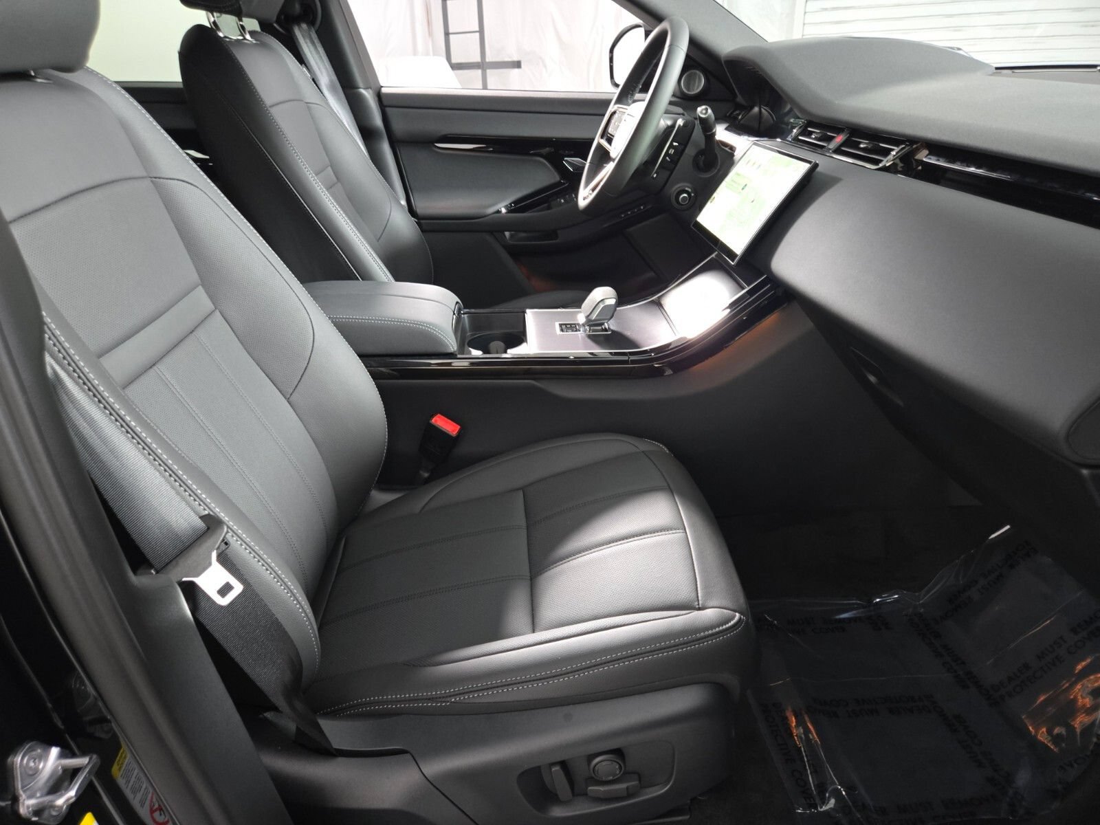 New 2026 Land Rover Range Rover Evoque Hoxton AWD/4WD image 3