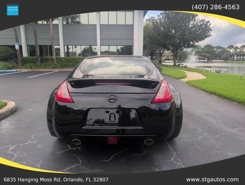 Used 2018 Nissan 370Z Coupe RWD image 3
