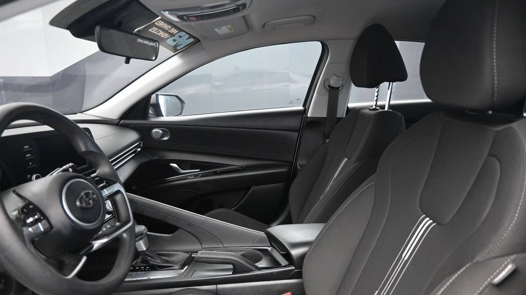 Used 2023 Hyundai Elantra SEL w/ Cargo Package FWD image 22