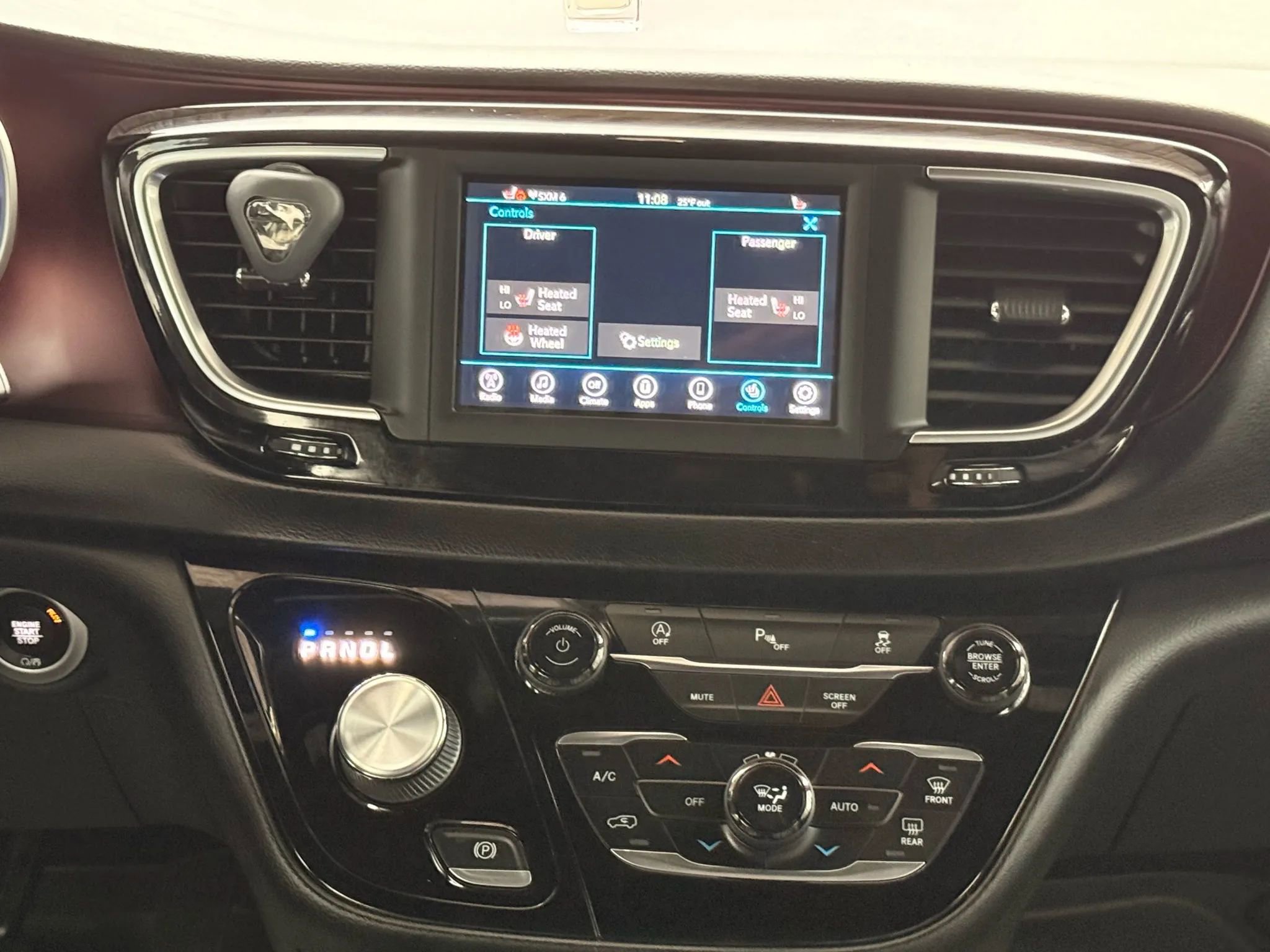 Used 2020 Chrysler Pacifica Touring-L image 28