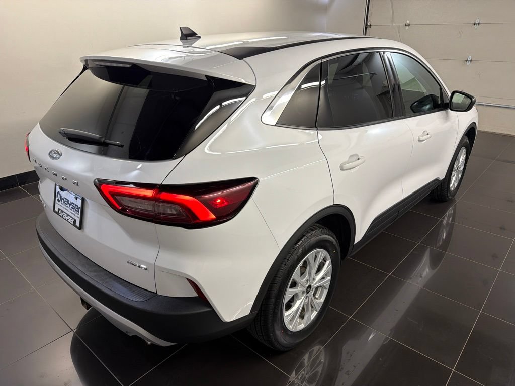 Used 2023 Ford Escape Active AWD/4WD image 6