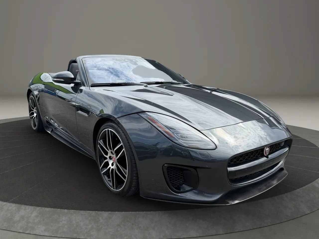 Used 2020 Jaguar F-TYPE Convertible RWD image 10