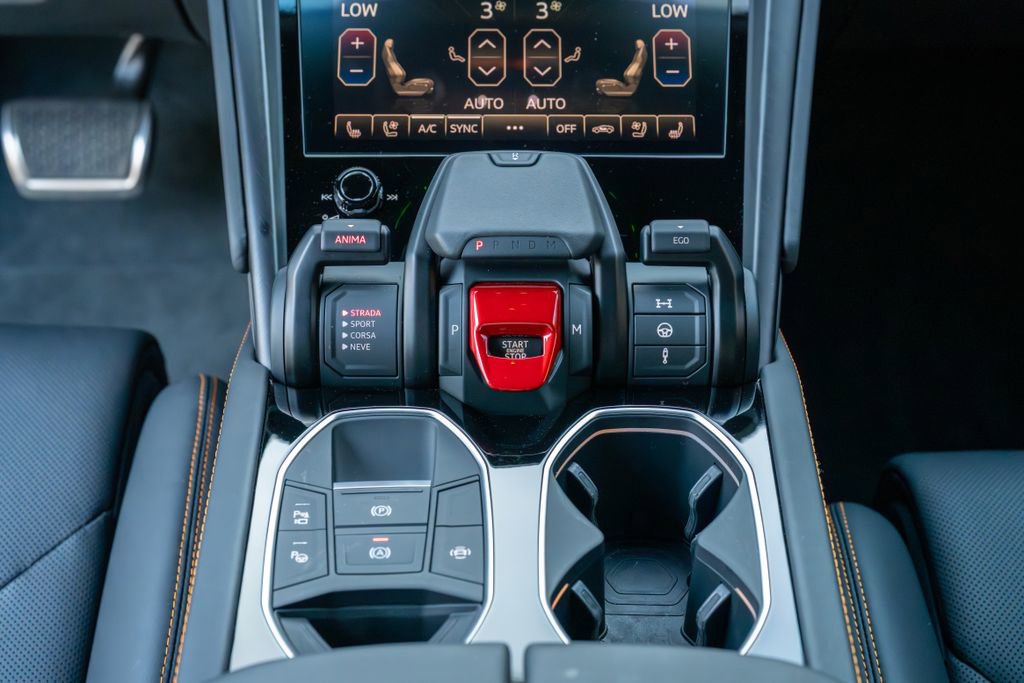 Used 2024 Lamborghini Urus S image 12