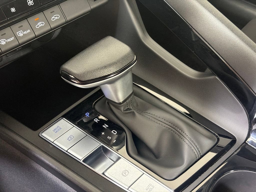 Used 2025 Hyundai Elantra Hybrid FWD image 21