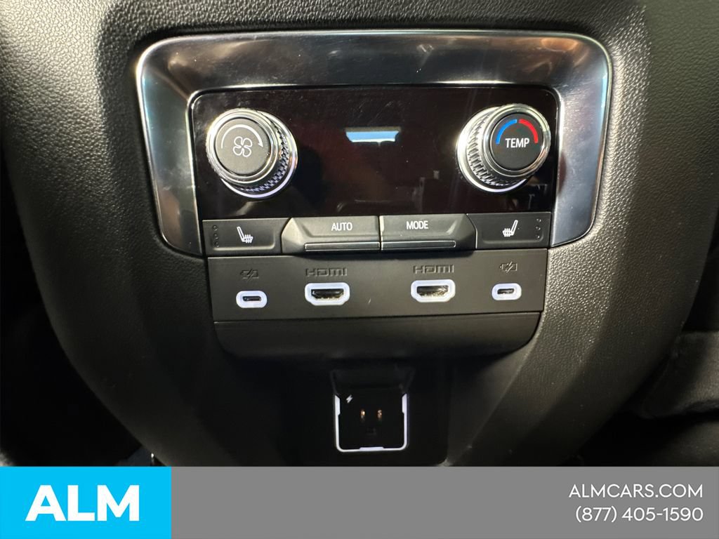 Used 2024 GMC Yukon Denali w/ Advanced Technology Package AWD/4WD image 27