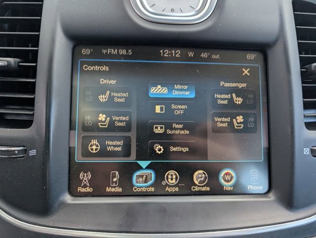 Used 2016 Chrysler 300 C image 5