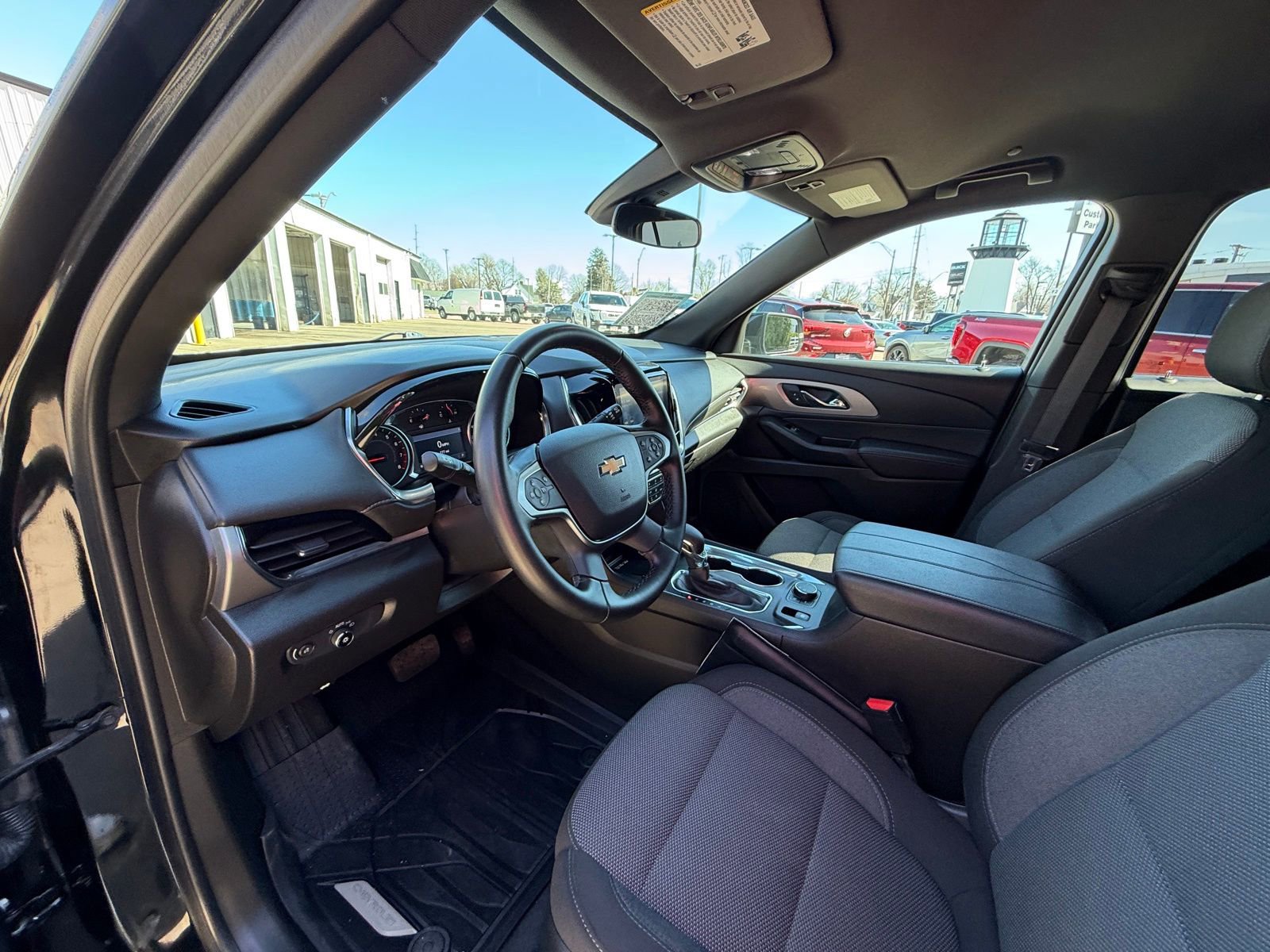 Used 2023 Chevrolet Traverse LT image 10
