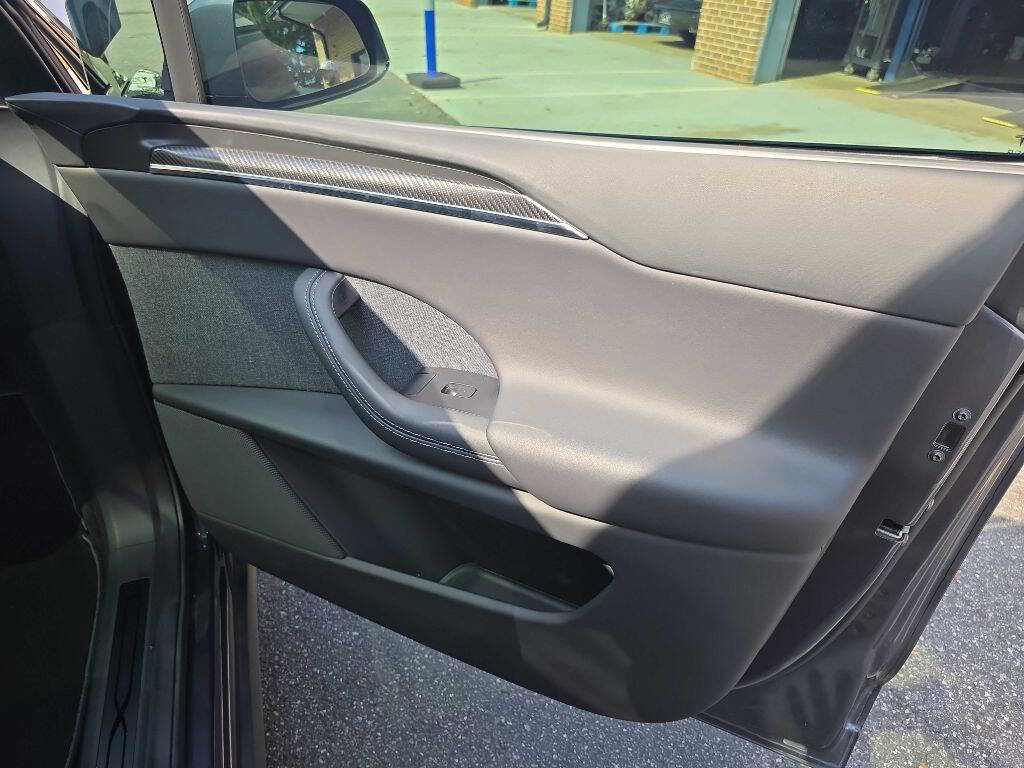 Used 2022 Tesla Model X Plaid image 25
