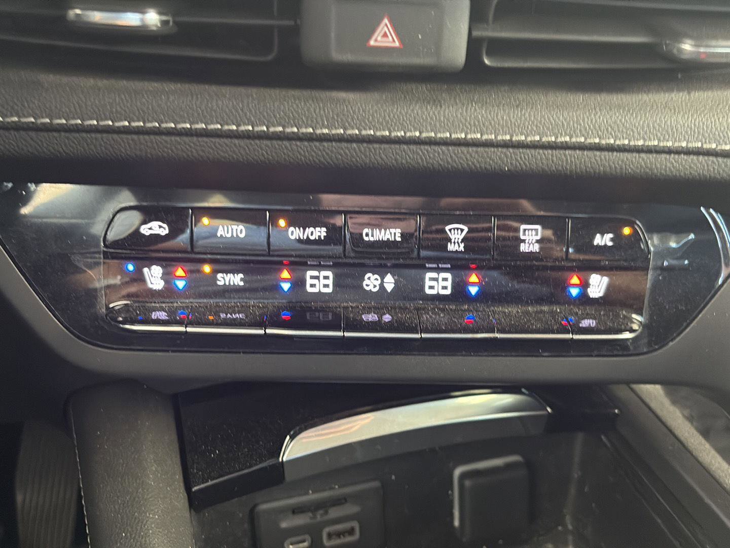 Used 2023 Buick Envision Avenir image 27