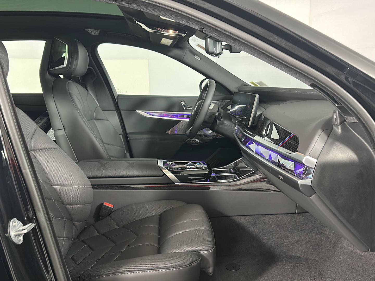 New 2026 BMW i7 xDrive60 w/ Executive Package AWD/4WD image 27