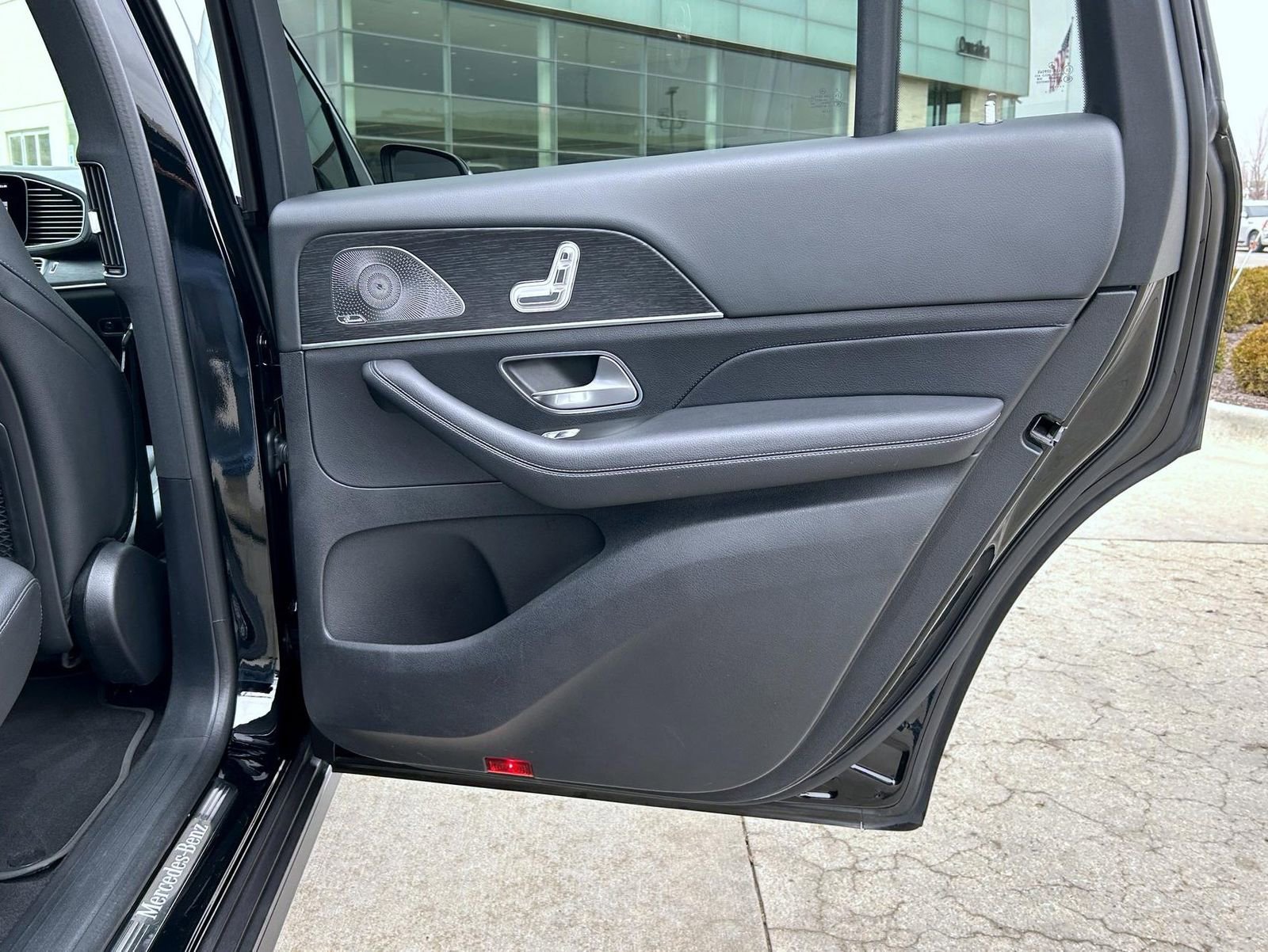 Used 2024 Mercedes-Benz GLS 450 4MATIC image 17