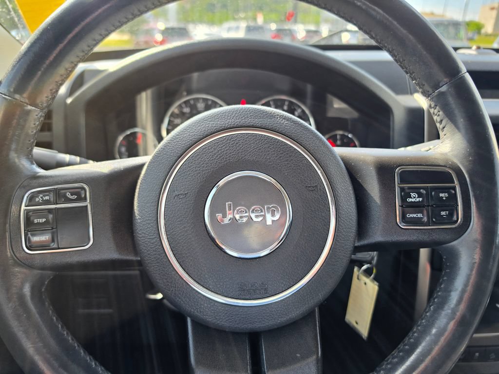 Used 2012 Jeep Liberty Sport AWD/4WD image 17