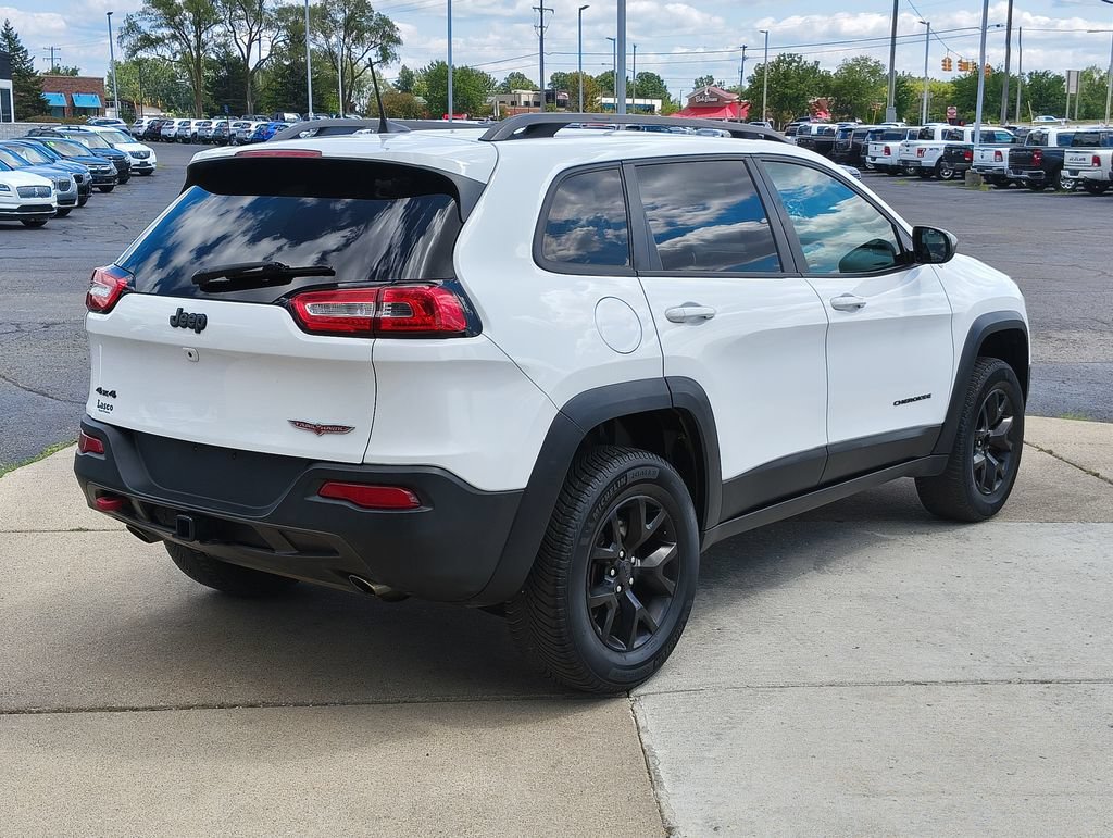 Used 2016 Jeep Cherokee Trailhawk w/ Leather Interior Group AWD/4WD image 17