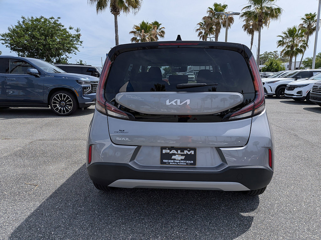 Used 2023 Kia Soul LX w/ LX Technology Package FWD image 31