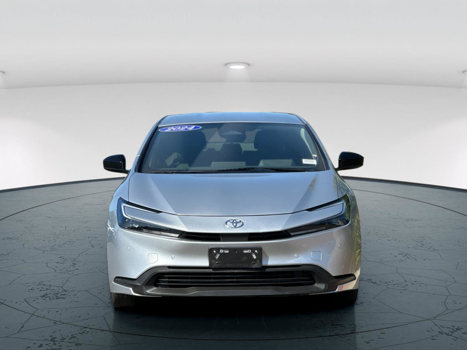 Used 2024 Toyota Prius LE FWD image 9